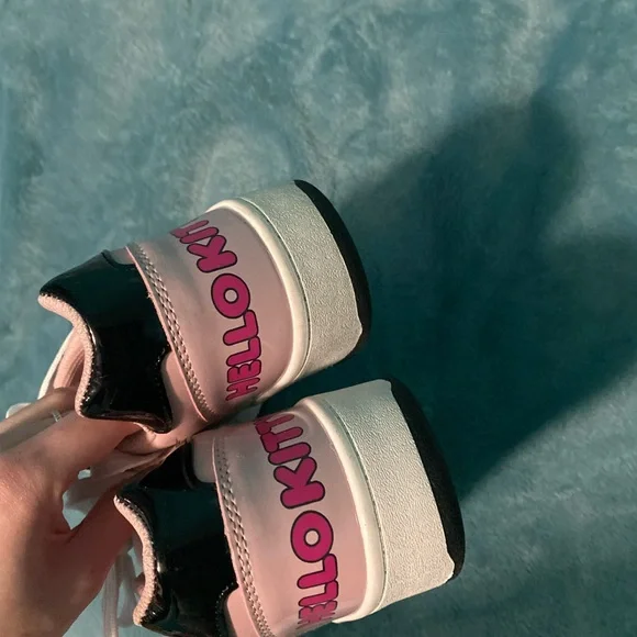 Hello Kitty Sneakers🎀 - Picture 5 of 6